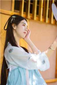 贵妃绝美又会撩，皇上宠她宠疯了