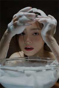 重生金曲剛問世國民女神曏我表白了