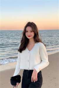 七零：她带着十亿物资养六崽